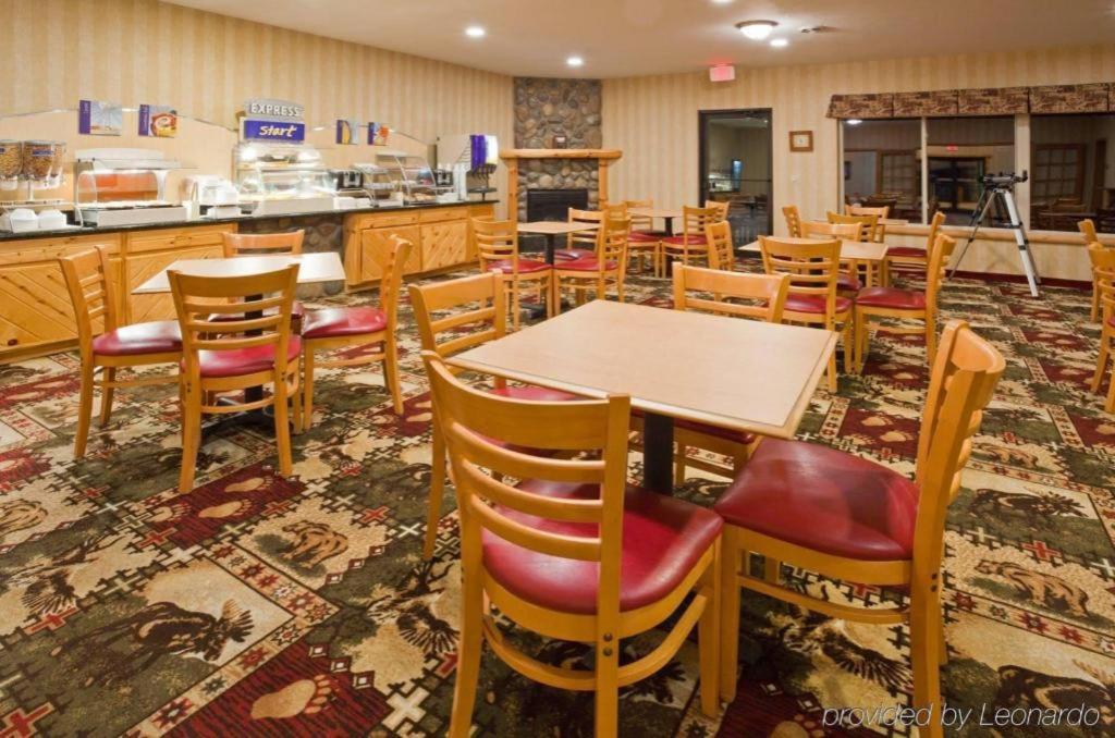 Holiday Inn Express Munising-Lakeview Hotel By Ihg エクステリア 写真